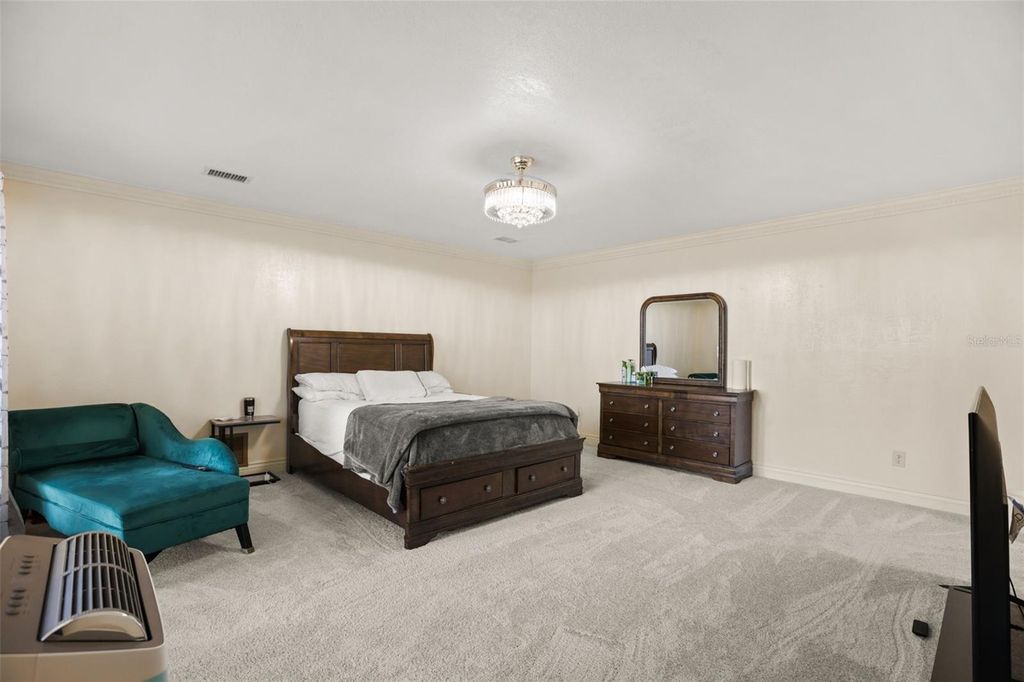 Image 31 of property listing at 9524 BAY VISTA ESTATES BOULEVARD, Orlando, FL 32836