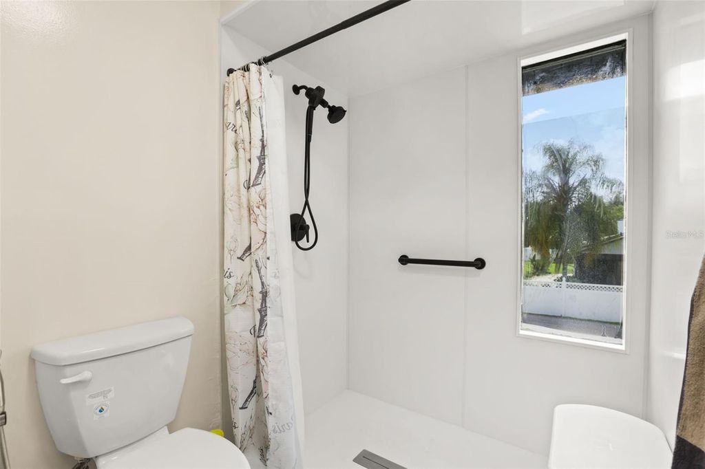 Image 34 of property listing at 9524 BAY VISTA ESTATES BOULEVARD, Orlando, FL 32836