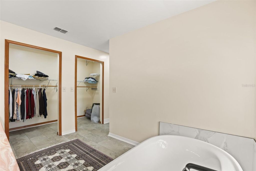 Image 35 of property listing at 9524 BAY VISTA ESTATES BOULEVARD, Orlando, FL 32836