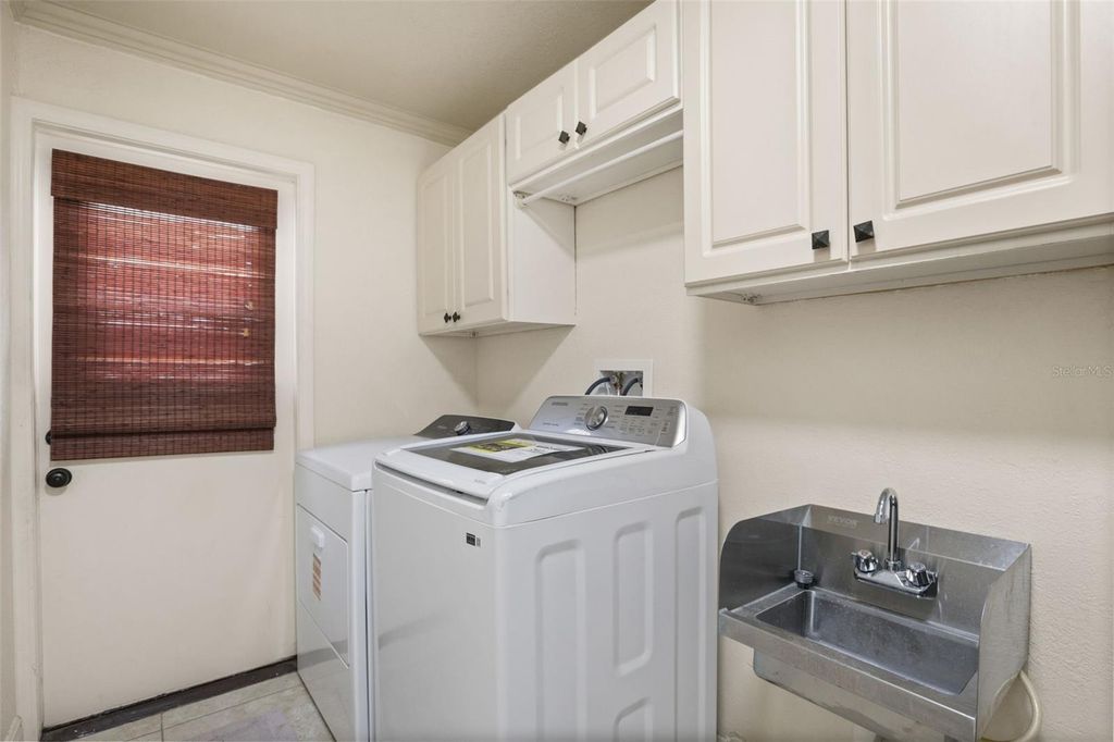 Image 37 of property listing at 9524 BAY VISTA ESTATES BOULEVARD, Orlando, FL 32836