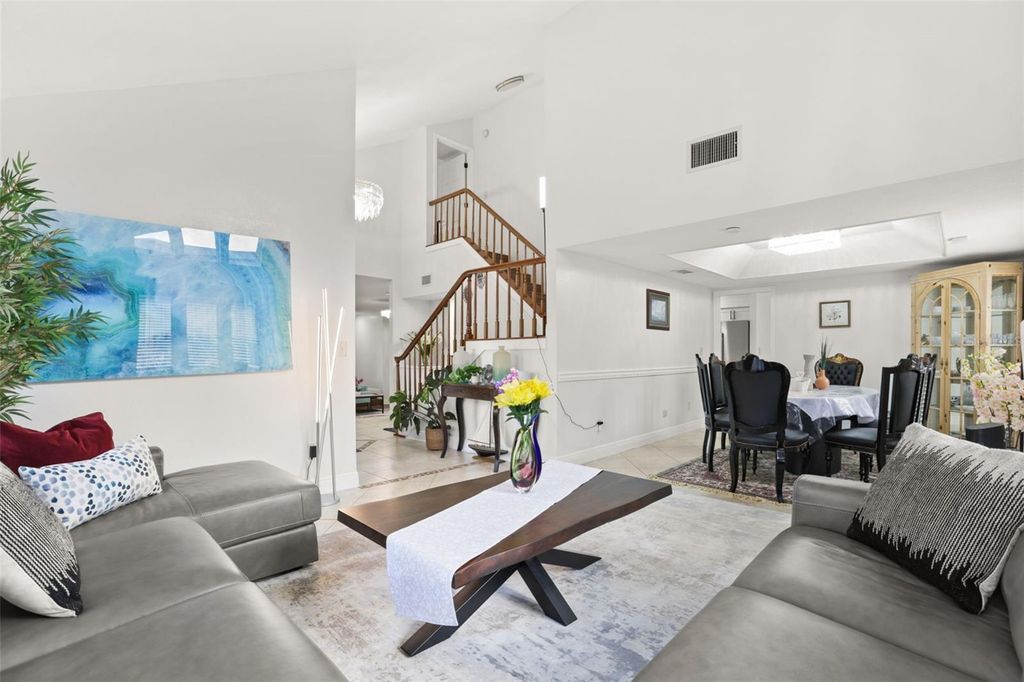 Image 6 of property listing at 9524 BAY VISTA ESTATES BOULEVARD, Orlando, FL 32836