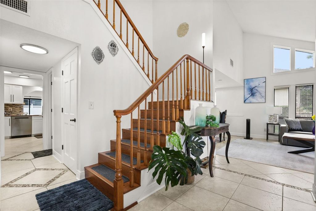 Image 7 of property listing at 9524 BAY VISTA ESTATES BOULEVARD, Orlando, FL 32836