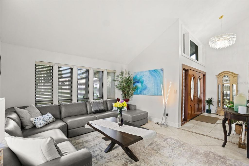 Image 8 of property listing at 9524 BAY VISTA ESTATES BOULEVARD, Orlando, FL 32836