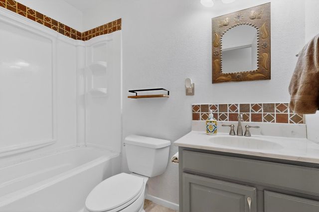 7209 Oralee Street NE, Albuquerque, NM 87109