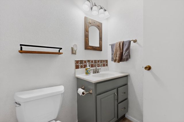 7209 Oralee Street NE, Albuquerque, NM 87109