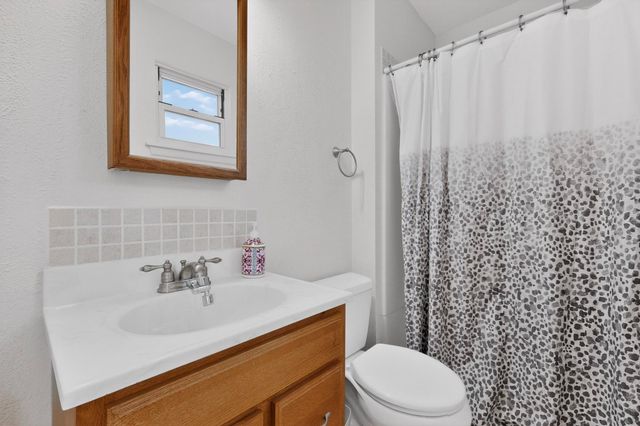 7209 Oralee Street NE, Albuquerque, NM 87109