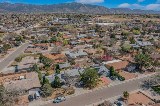 7209 Oralee Street NE, Albuquerque, NM 87109