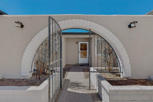 7209 Oralee Street NE, Albuquerque, NM 87109