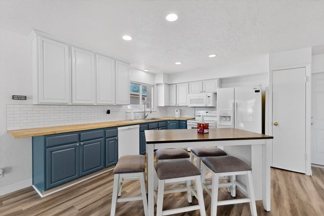 7209 Oralee Street NE, Albuquerque, NM 87109