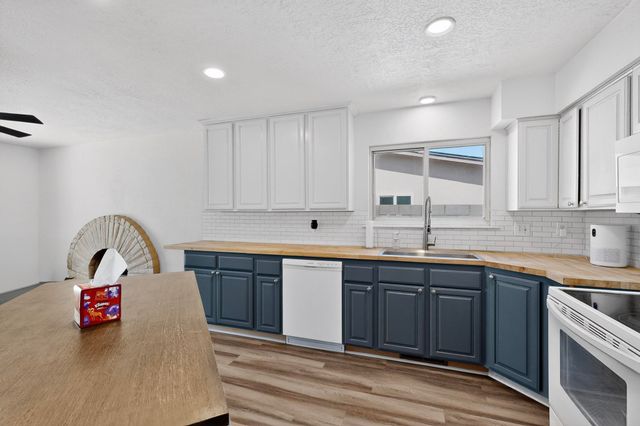 7209 Oralee Street NE, Albuquerque, NM 87109