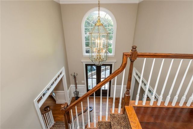 2865 Stoneglen Close, Roswell, GA 30076