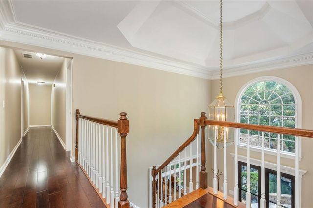 2865 Stoneglen Close, Roswell, GA 30076
