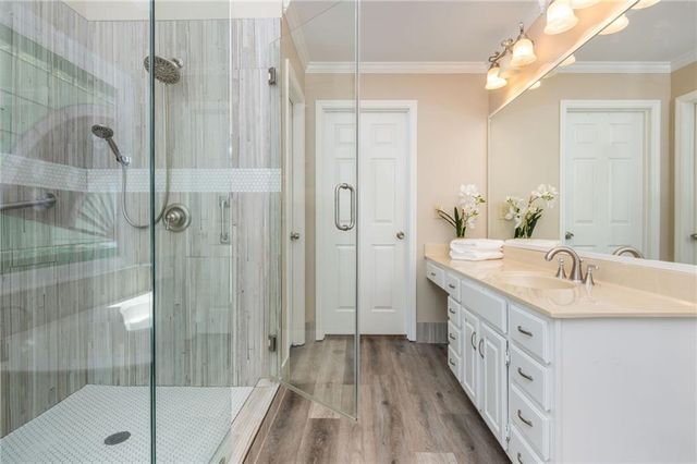 2865 Stoneglen Close, Roswell, GA 30076