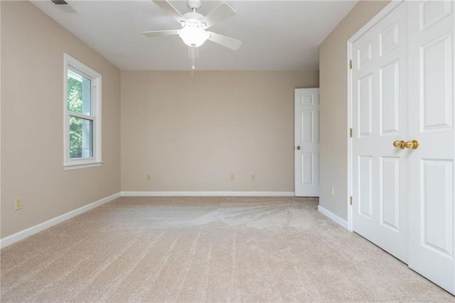 2865 Stoneglen Close, Roswell, GA 30076