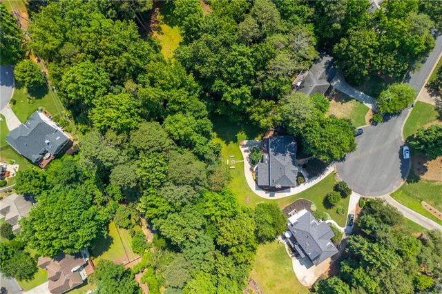 2865 Stoneglen Close, Roswell, GA 30076