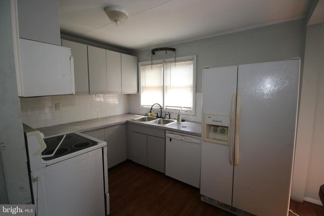 705 W PHILADELPHIA AVENUE, Morrisville, PA 19067