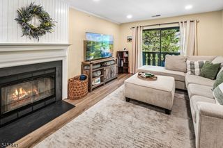 705 Thoreau Ct 705, Mahwah Twp., NJ 07430