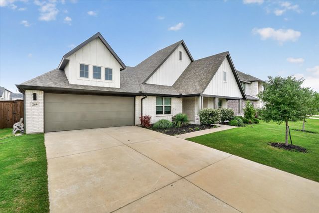 219 Mockingbird Drive, Waxahachie, TX 75165