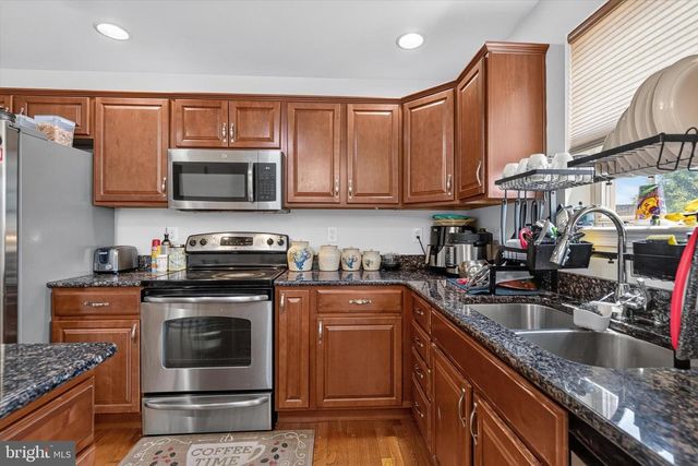 6421 CREEKBEND DR, Mechanicsburg, PA 17050