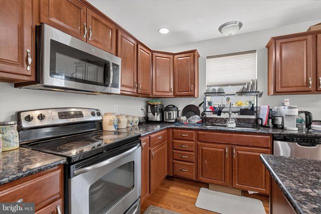 6421 CREEKBEND DR, Mechanicsburg, PA 17050