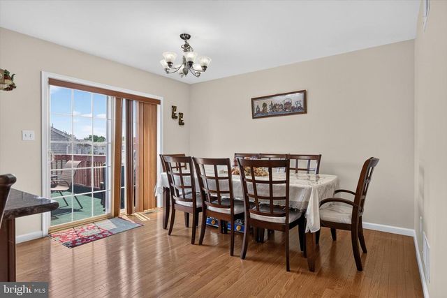 6421 CREEKBEND DR, Mechanicsburg, PA 17050