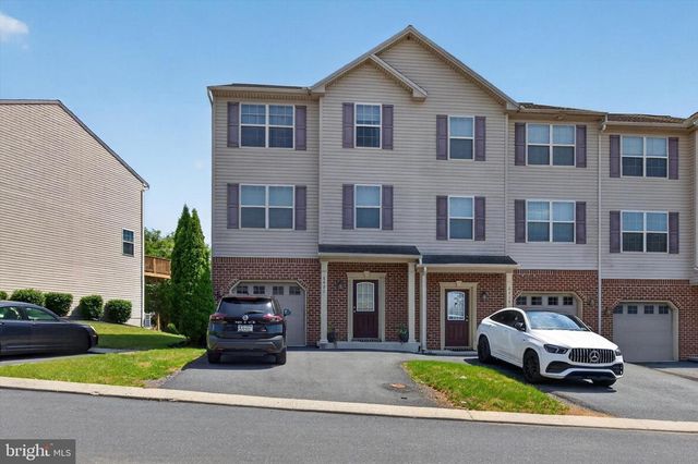 6421 CREEKBEND DR, Mechanicsburg, PA 17050