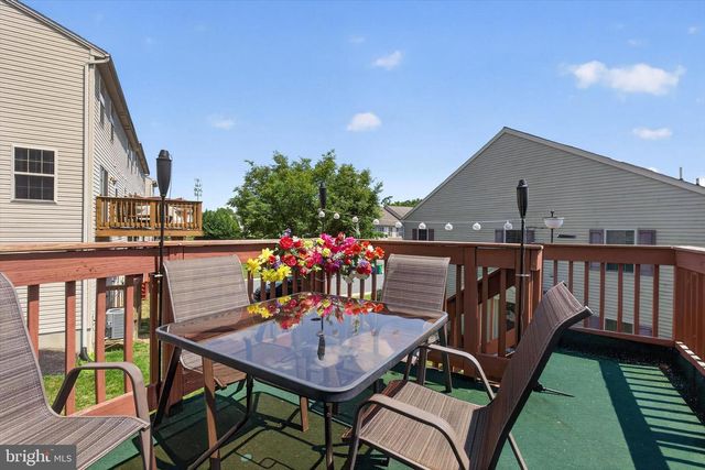 6421 CREEKBEND DR, Mechanicsburg, PA 17050