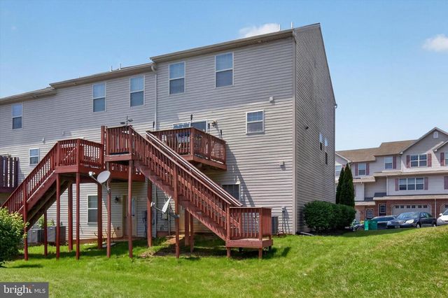 6421 CREEKBEND DR, Mechanicsburg, PA 17050