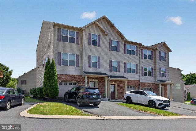 6421 CREEKBEND DR, Mechanicsburg, PA 17050