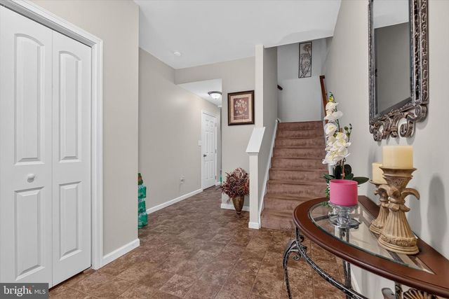 6421 CREEKBEND DR, Mechanicsburg, PA 17050