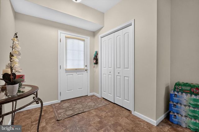 6421 CREEKBEND DR, Mechanicsburg, PA 17050