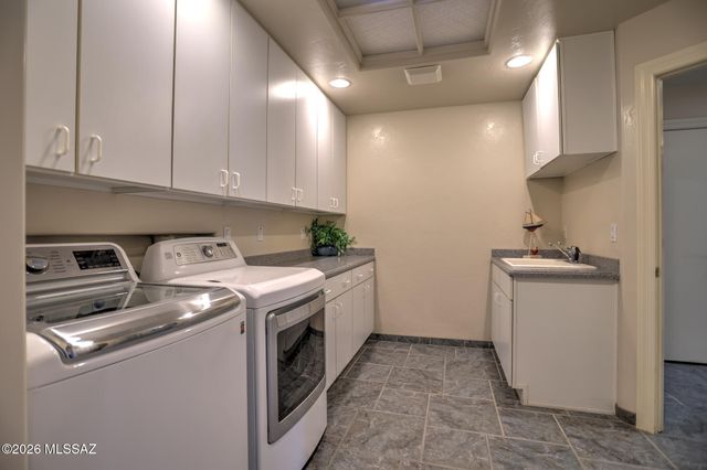 5970 W Filly Drive, Tucson, AZ 85743
