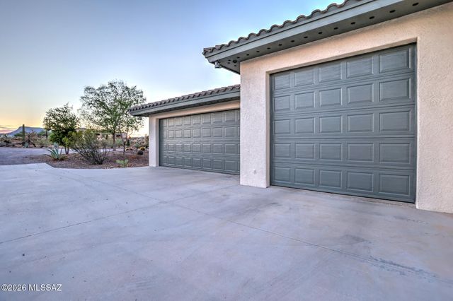 5970 W Filly Drive, Tucson, AZ 85743