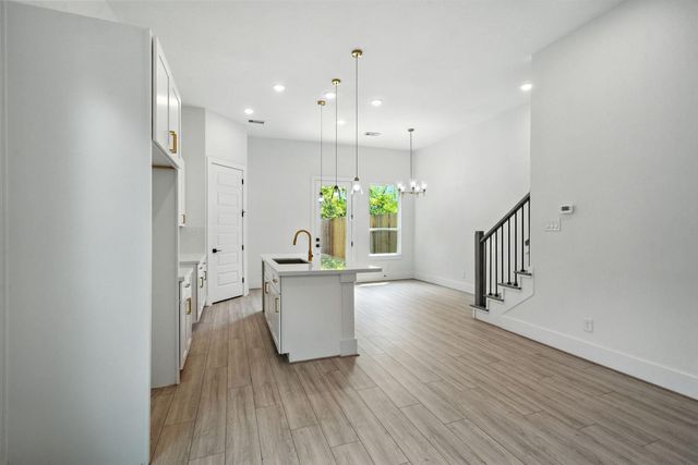 7117 England Street A, Houston, TX 77021