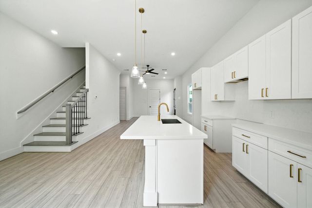 7117 England Street A, Houston, TX 77021