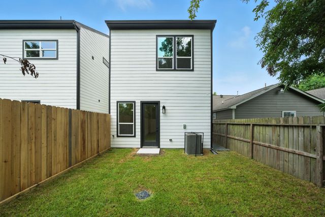 7117 England Street A, Houston, TX 77021