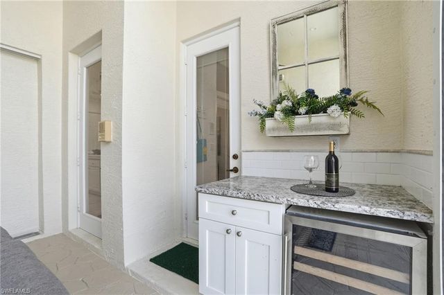 1737 Marsh RUN, Naples, FL 34109