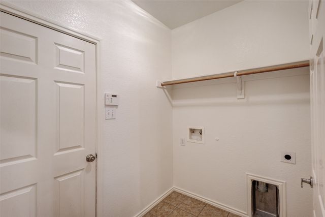 7048 Summit Parc Drive, Dallas, TX 75249