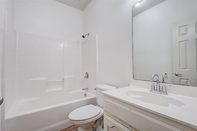 7048 Summit Parc Drive, Dallas, TX 75249