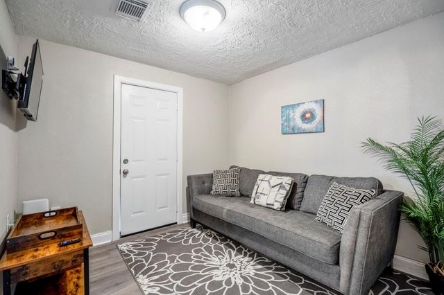 5411 Arapahoe Street, Houston, TX 77020