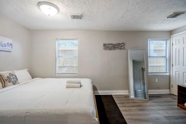 5411 Arapahoe Street, Houston, TX 77020