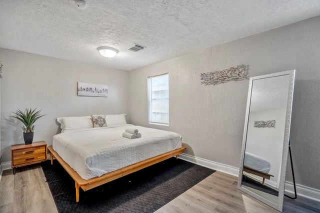 5411 Arapahoe Street, Houston, TX 77020