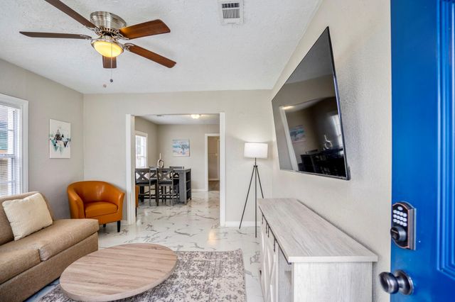 5411 Arapahoe Street, Houston, TX 77020