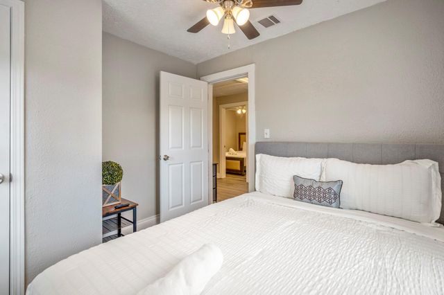 5411 Arapahoe Street, Houston, TX 77020