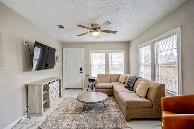 5411 Arapahoe Street, Houston, TX 77020