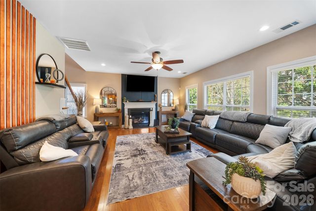 8715 Savannah Road, Harrisburg, NC 28075