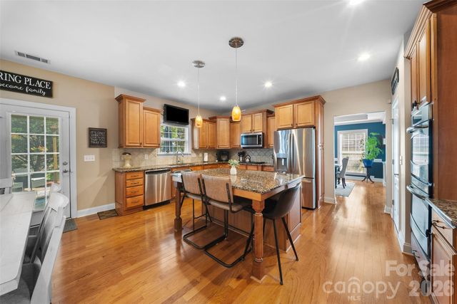 8715 Savannah Road, Harrisburg, NC 28075