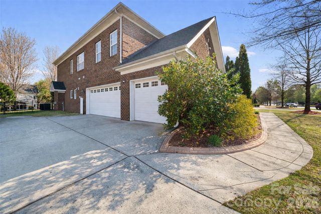 8715 Savannah Road, Harrisburg, NC 28075