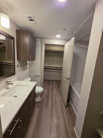 3616 Richmond 1211, Houston, TX 77046