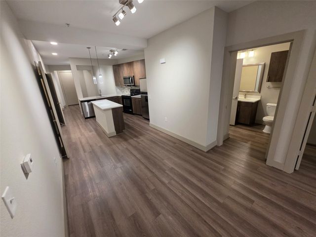 3616 Richmond 1211, Houston, TX 77046